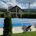 Lodge Vip House Mykulychyn