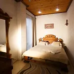 Vip House Деревянный коттедж Микуличин