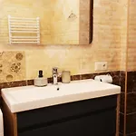 Vip House *