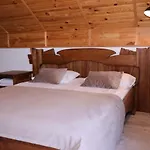 Vip House Деревянный коттедж *