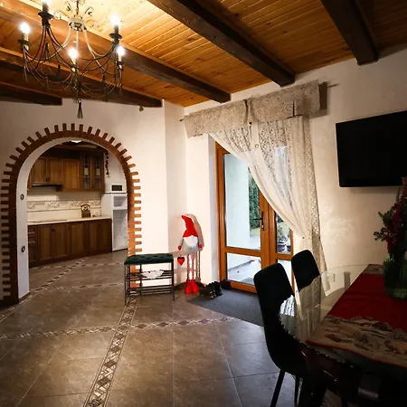 Lodge Vip House Mykulychyn