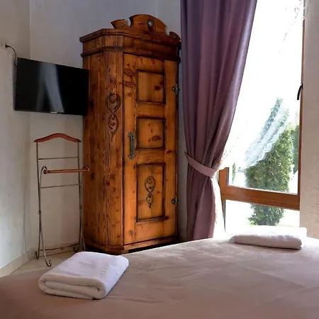Vip House Mikulicsin