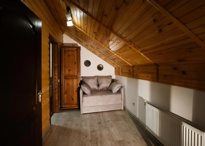 Vip House Mikulicsin