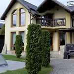 Vip House אכסניה מיקוליצ'ין