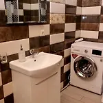אכסניה Vip House *