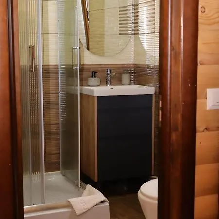 Lodge Vip House *