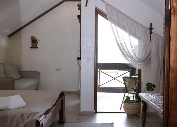 Vip House ميكوليتشن